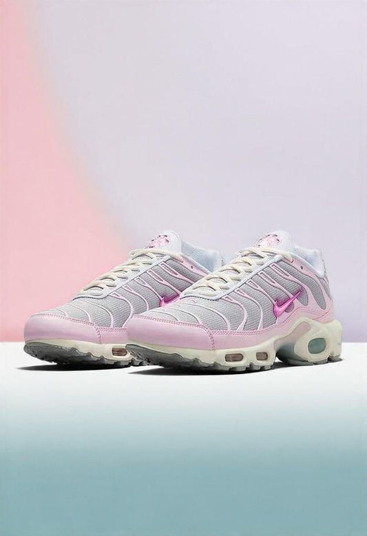 NIKE Women's AIR MAX PLUS Cushioning Casual Running Sneakers